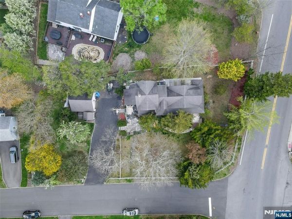 2 Webb Court, PARK RIDGE, NJ 07656