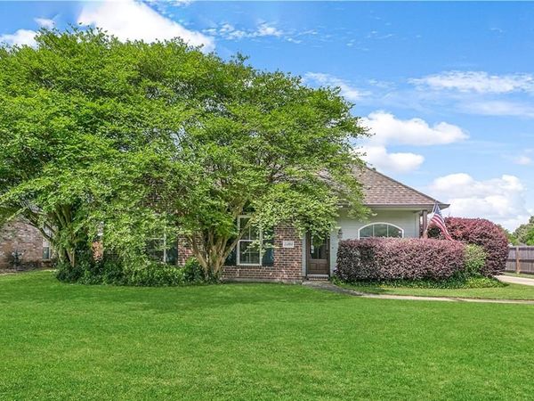 15099 WOODSTONE Drive , Prairieville, LA 70769