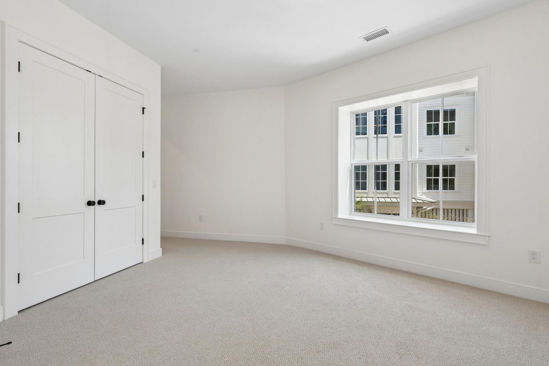 540 Helmsman Photo 25