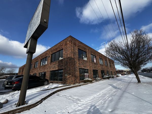 9944 S ROBERTS Road, Unit 107, Palos Hills, IL 60465