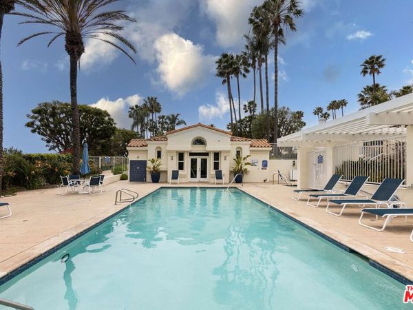 6483 Zuma View Place , Unit 106, Malibu, CA 90265