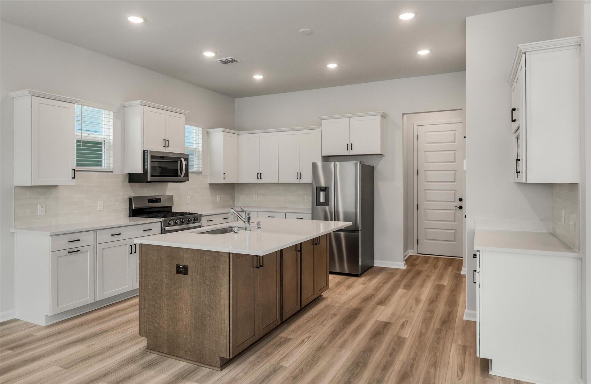 1740 Grovehurst Drive Photo 32