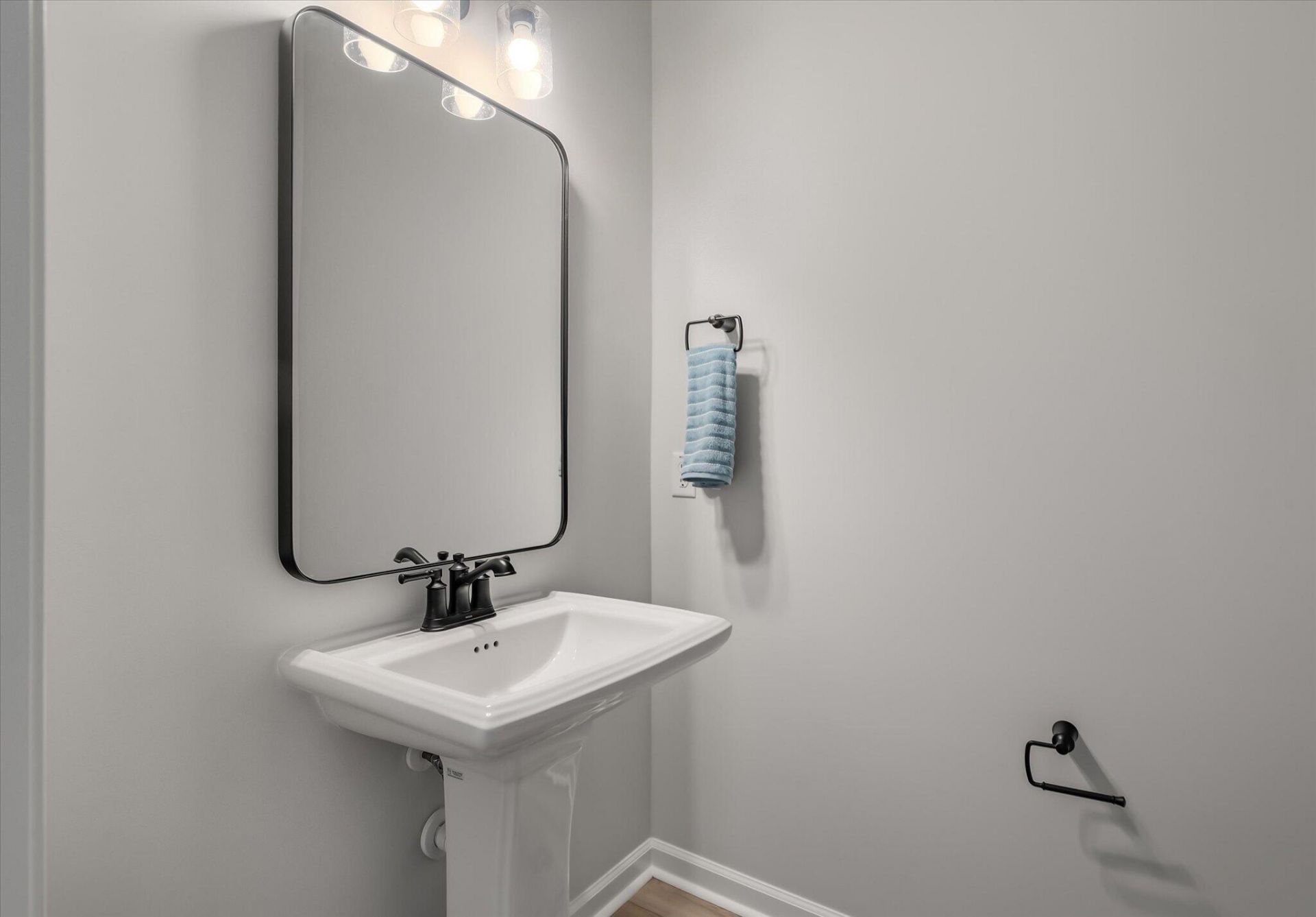 1740 Grovehurst Drive Photo 5