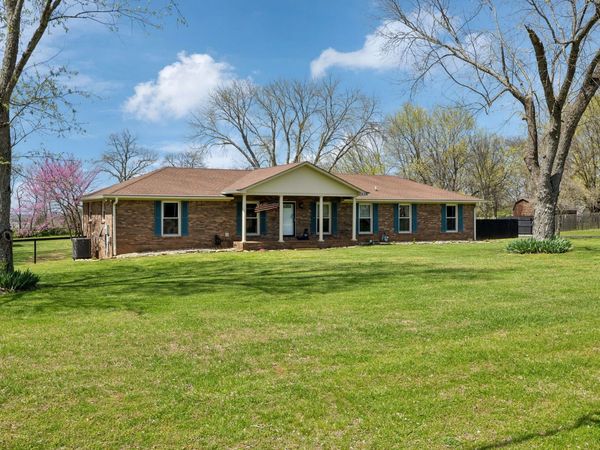 438 Nichols Cir W, Gallatin, TN 37066
