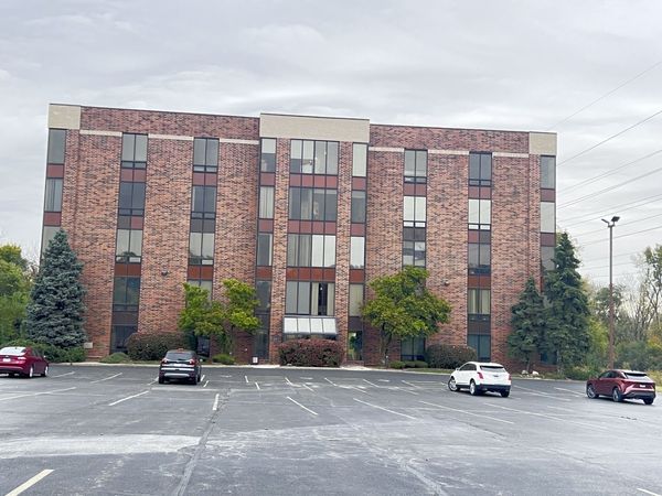 7808 W COLLEGE Drive, Unit 4SW, Palos Heights, IL 60463