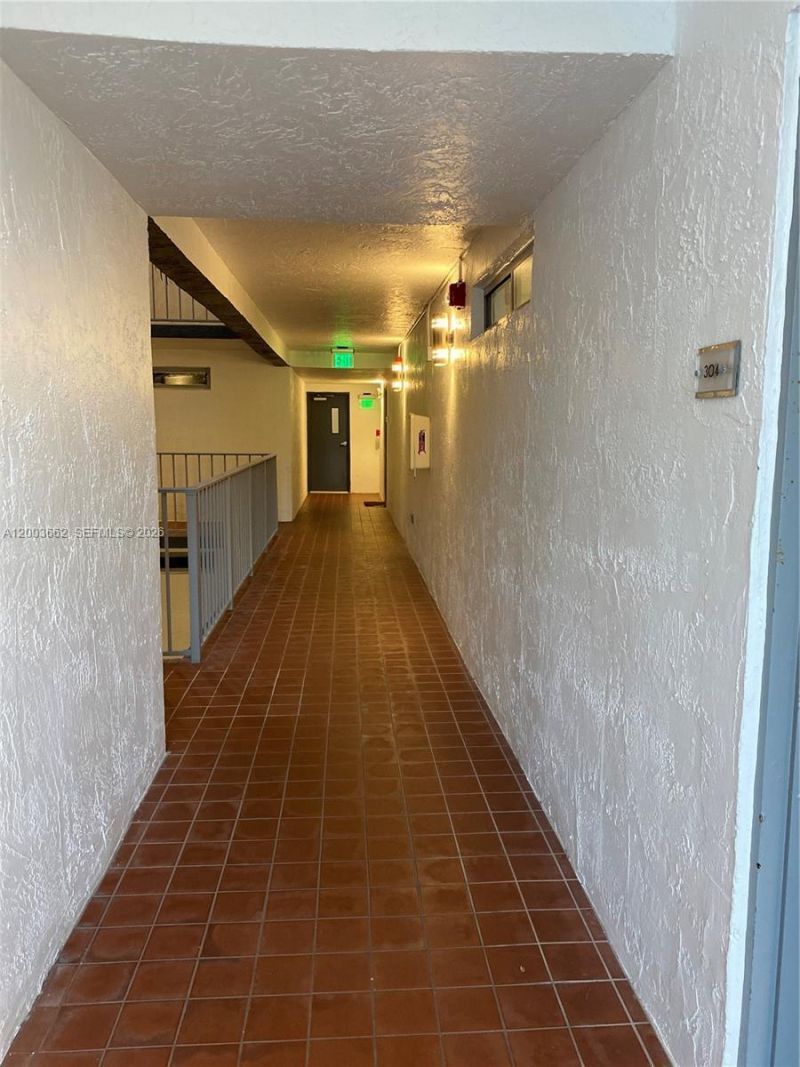 700 NE 63rd St , Unit D304, Miami, FL 33138 Photo