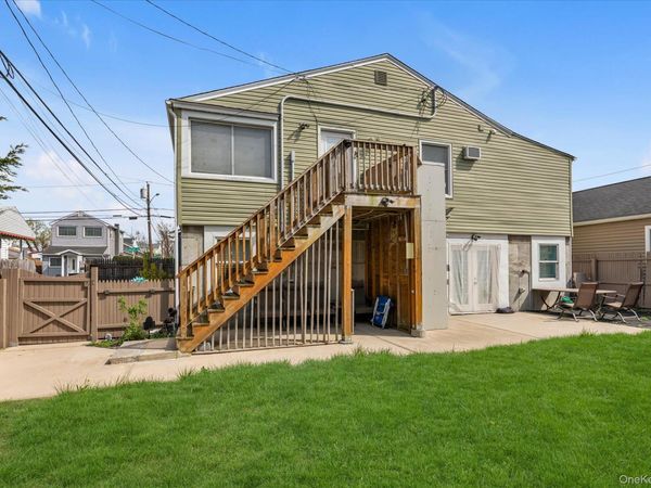 27 Edwin Court , East Rockaway, NY 11518