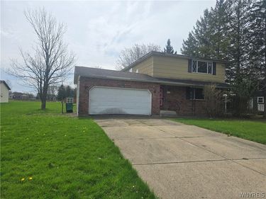 5741 Berg Road , Buffalo, NY 14218