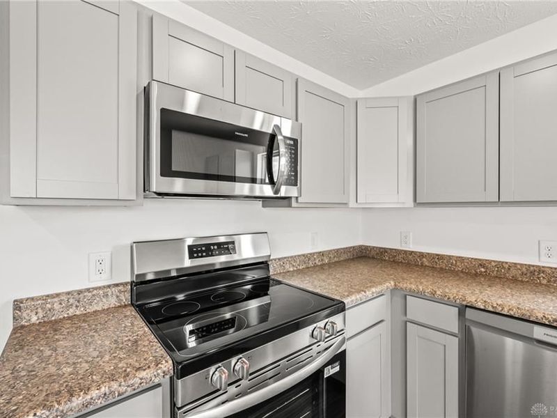 1579 Chickasaw Way, Piqua, OH 45356 Photo 11