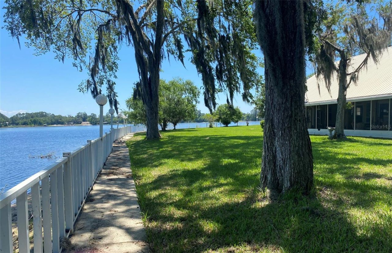 229 Lake Ida Point Drive, Interlachen, FL 32148 Photo