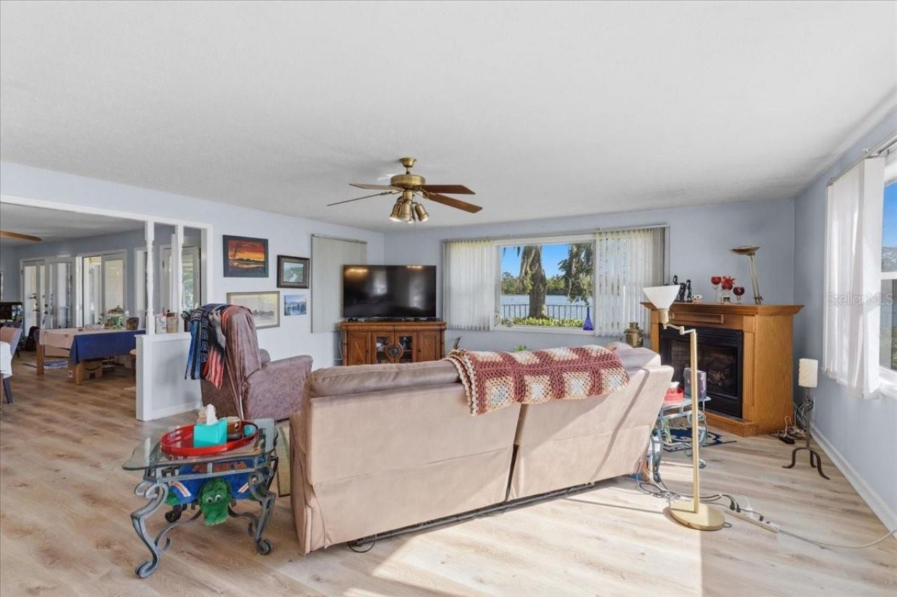 229 Lake Ida Point Drive, Interlachen, FL 32148 Photo