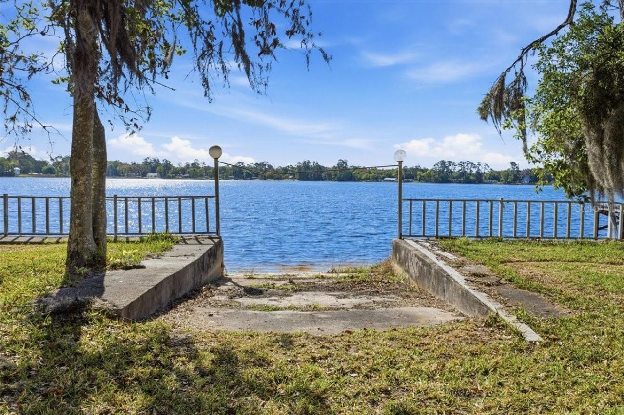229 Lake Ida Point Drive, Interlachen, FL 32148 Photo