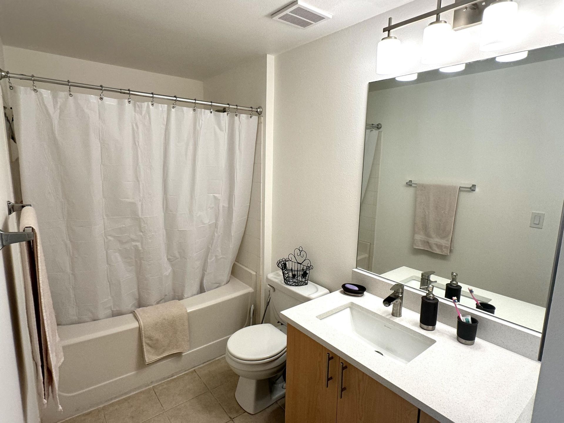 533 NE 3rd Avenue, Unit 527, Fort Lauderdale, FL 33301 Photo