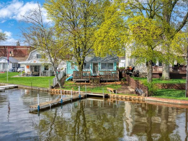 131 N Lakeside Drive, Michigan Center, MI 49254