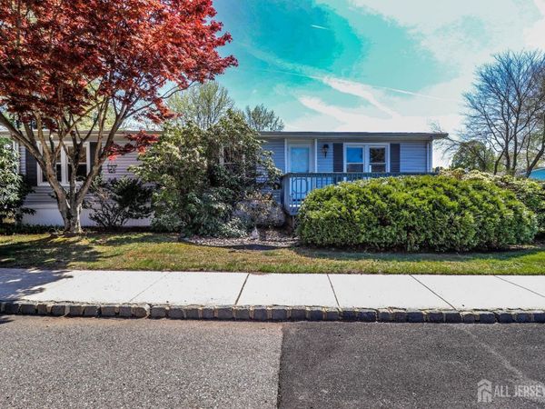 334 Pond Court, Spotswood, NJ 08884