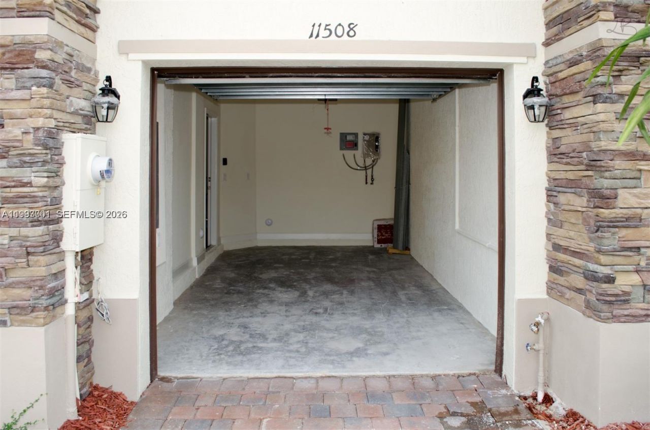 11508 SW 254th , Miami, FL 33032 Photo