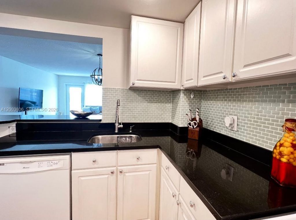 401 Golden Isles Dr, Unit 1011, Hallandale Beach, FL 33009 Photo