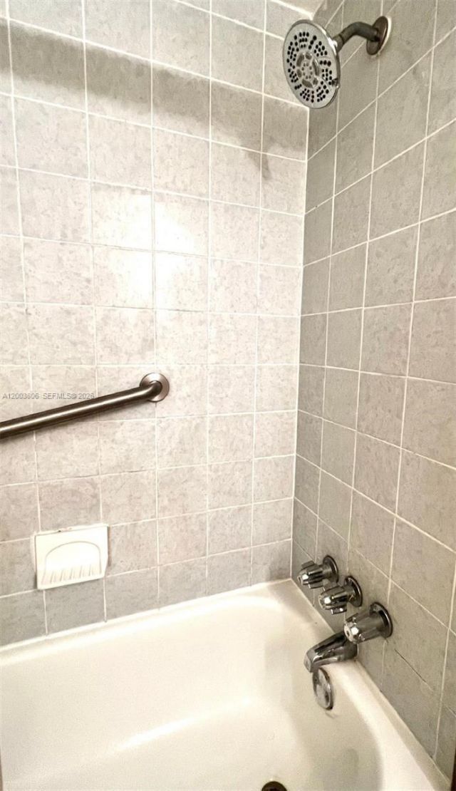 401 Golden Isles Dr, Unit 1011, Hallandale Beach, FL 33009 Photo