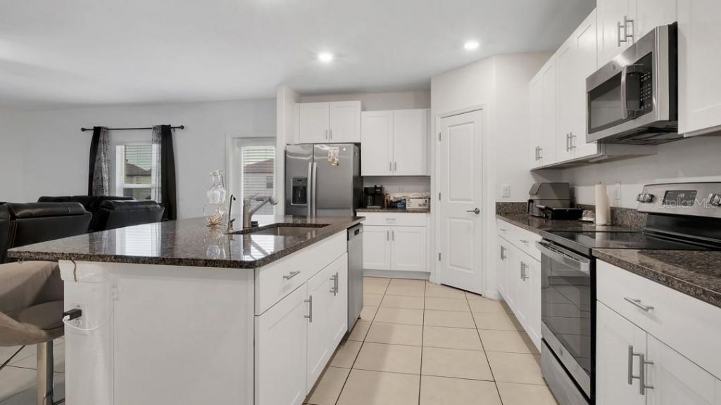 6300 Beverly Hills Drive, Zephyrhills, FL 33541 Photo