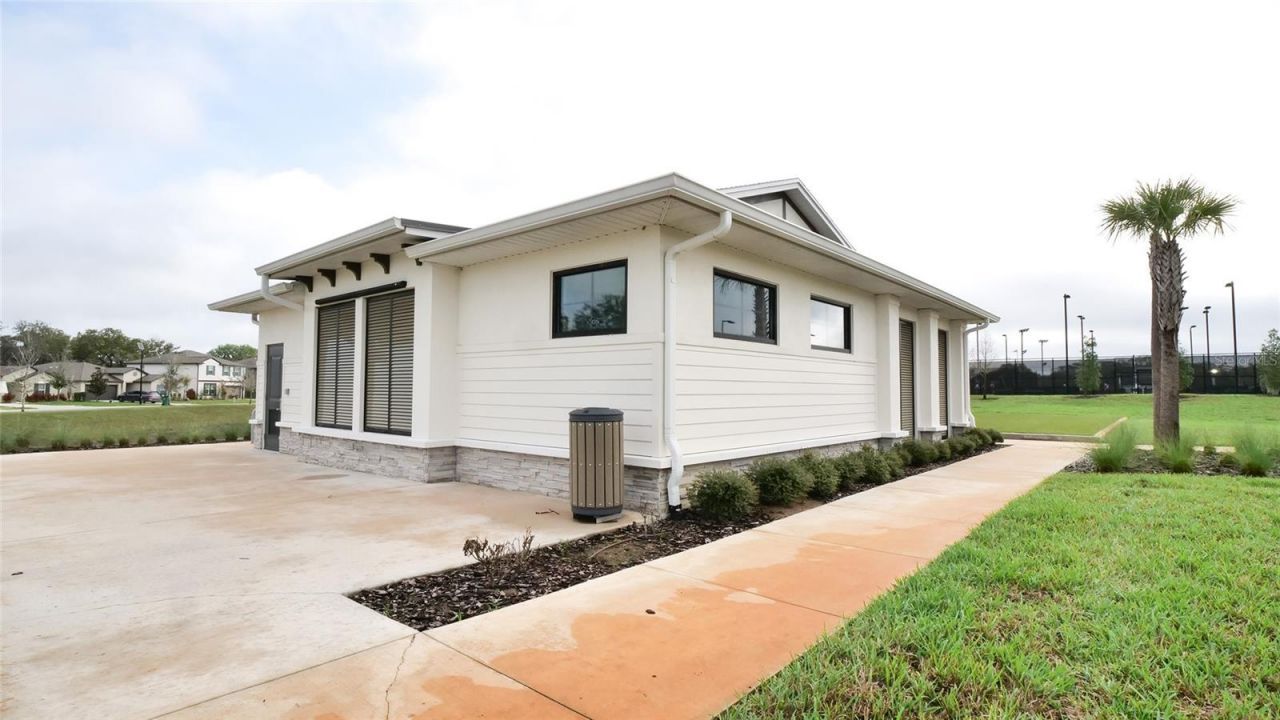 6300 Beverly Hills Drive, Zephyrhills, FL 33541 Photo