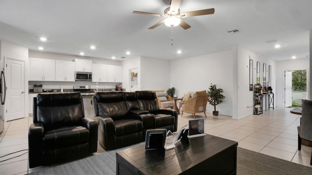 6300 Beverly Hills Drive, Zephyrhills, FL 33541 Photo