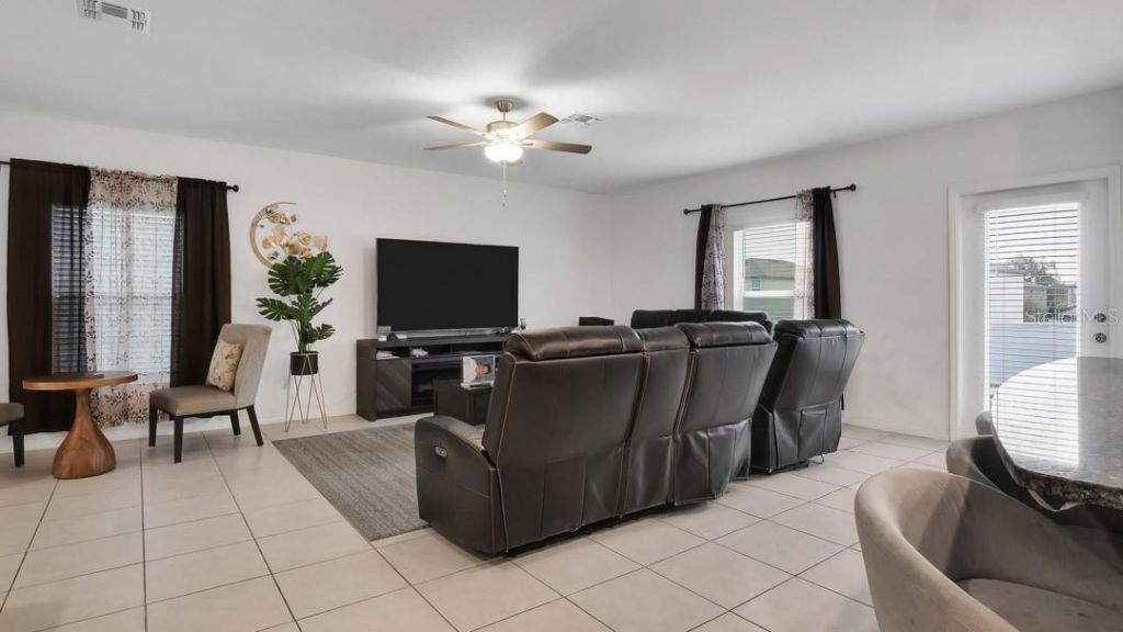 6300 Beverly Hills Drive, Zephyrhills, FL 33541 Photo