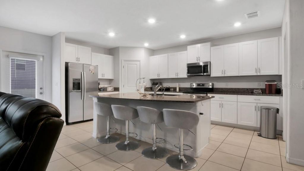 6300 Beverly Hills Drive, Zephyrhills, FL 33541 Photo