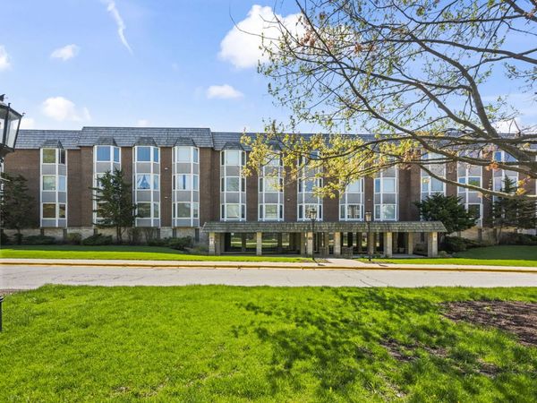 201 Thames Parkway , Unit 2K, Park Ridge, IL 60068