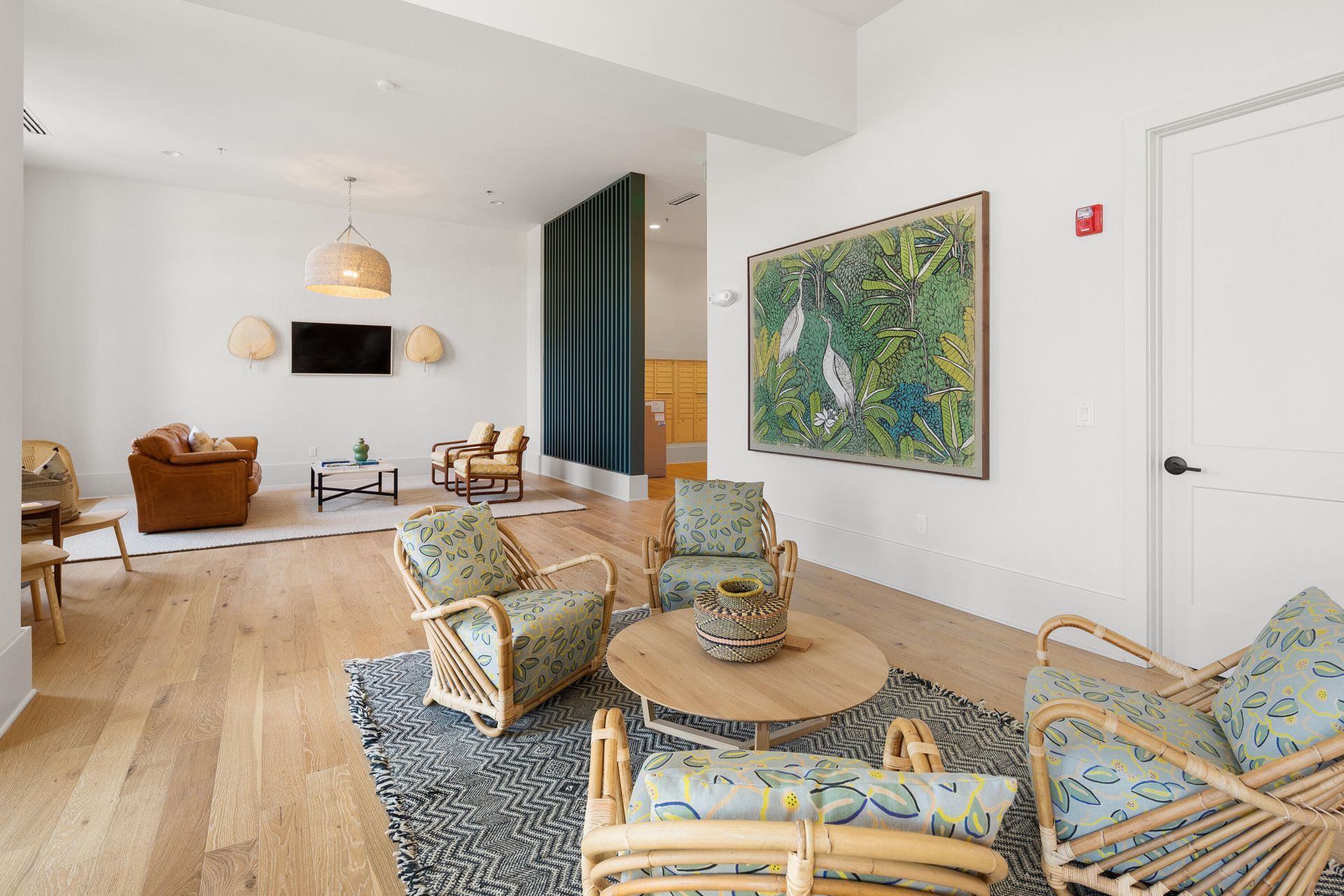 325 Longshore Street Photo 7