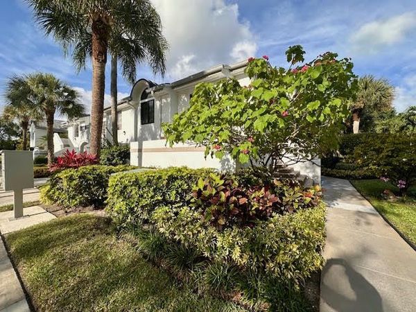 7449 Glendevon Lane, Unit 104, Delray Beach, FL 33446