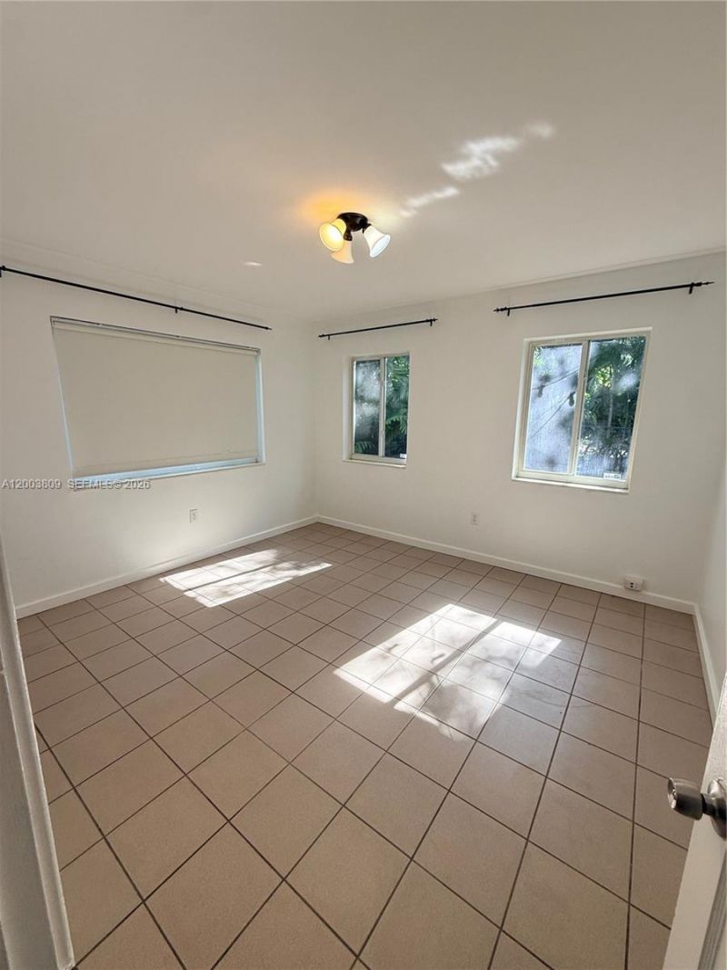 3031 W Center St , Miami, FL 33133 Photo