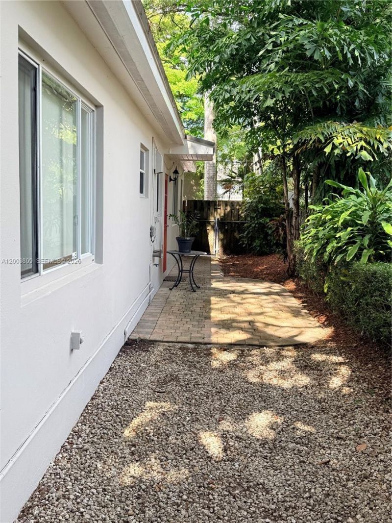 3031 W Center St , Miami, FL 33133 Photo