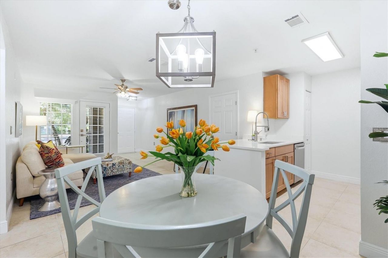 8911 Manor Loop, Unit 102, Lakewood Ranch, FL 34202 Photo