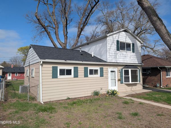 5563 302nd Street , Toledo, OH 43611