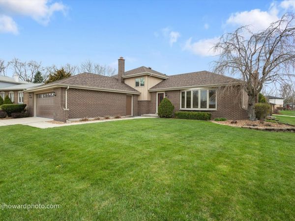 13714 Woodridge Lane , Orland Park, IL 60462