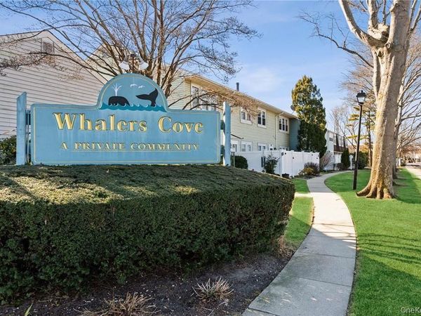 19 Whalers Cove , Babylon, NY 11702