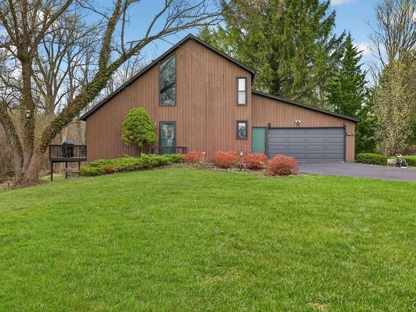 4425 Belleflower Circle , Syracuse, NY 13215