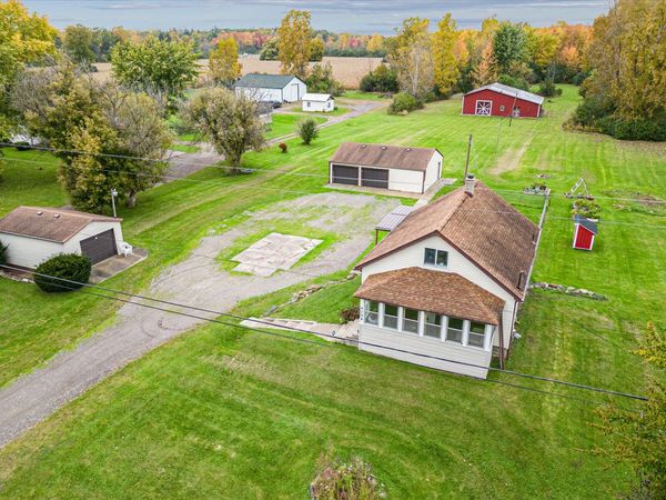 4154 W Carpenter Road, Flint, MI 48504