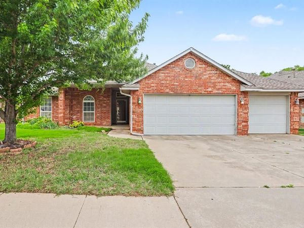3825 Pamela Lane, Yukon, OK 73099