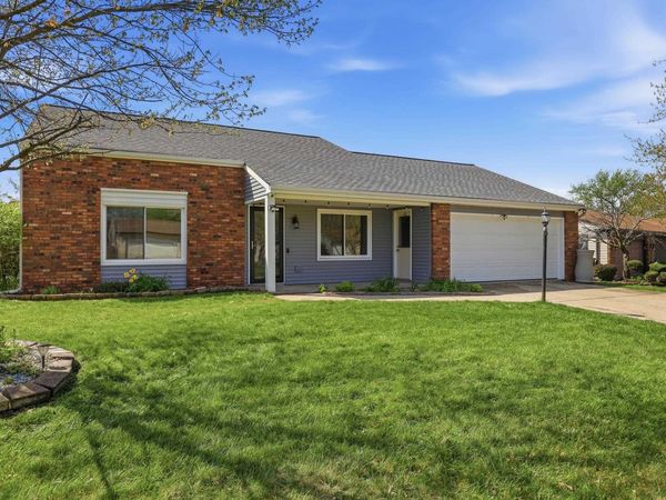 1823 lima Valley Drive, Fort Wayne, IN 46818