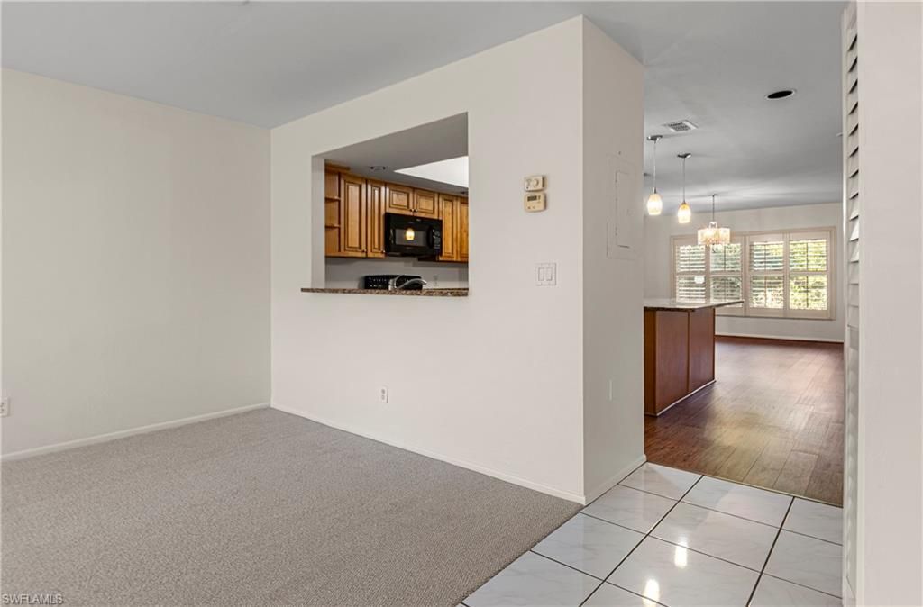 8302 Charter Club Cir, Unit 6, Fort Myers, FL 33919 Photo
