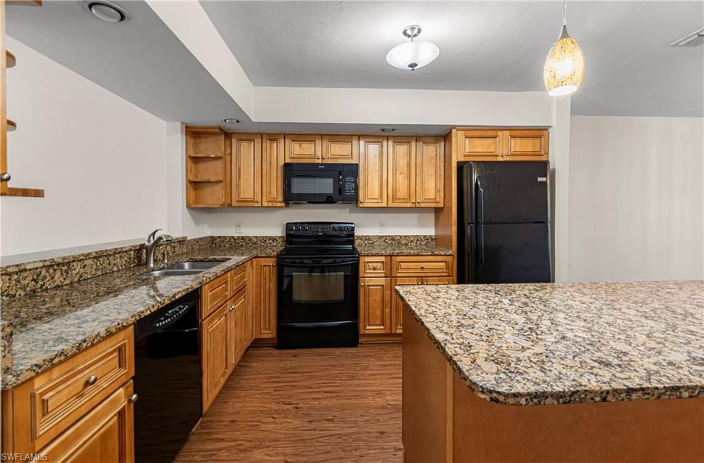 8302 Charter Club Cir, Unit 6, Fort Myers, FL 33919 Photo