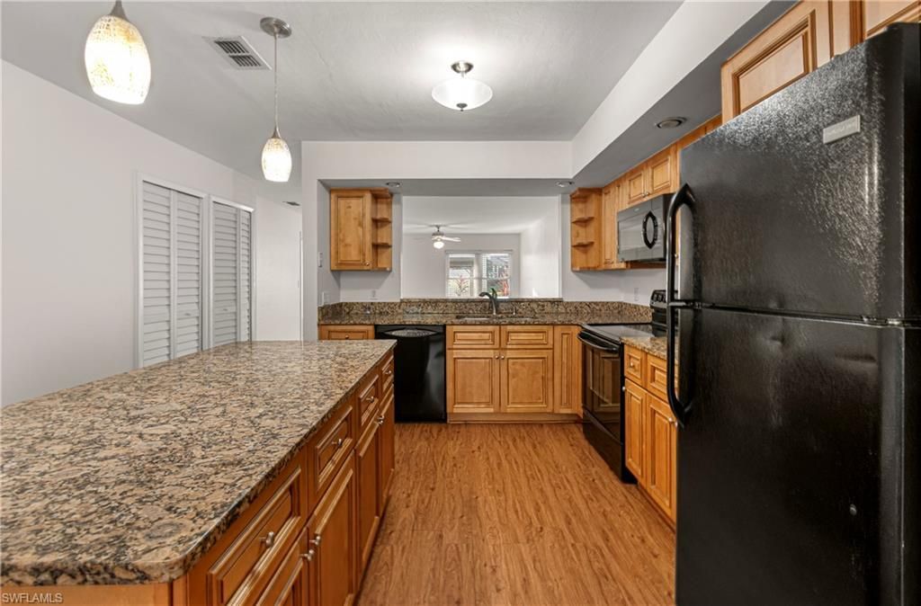 8302 Charter Club Cir, Unit 6, Fort Myers, FL 33919 Photo