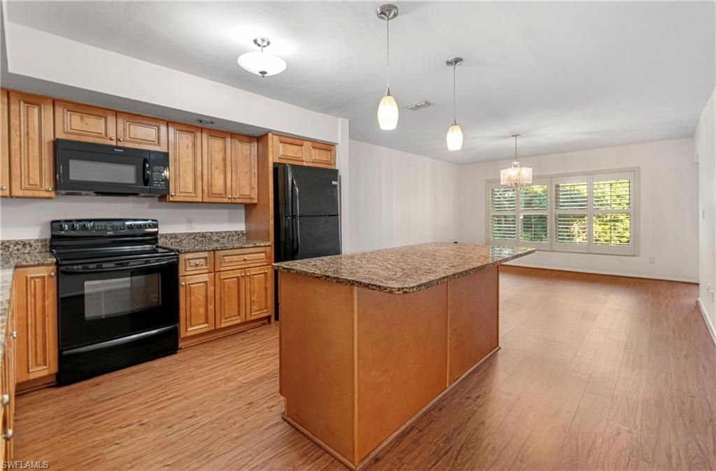 8302 Charter Club Cir, Unit 6, Fort Myers, FL 33919 Photo