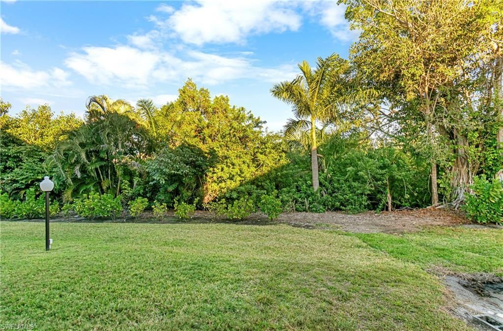 8302 Charter Club Cir, Unit 6, Fort Myers, FL 33919 Photo