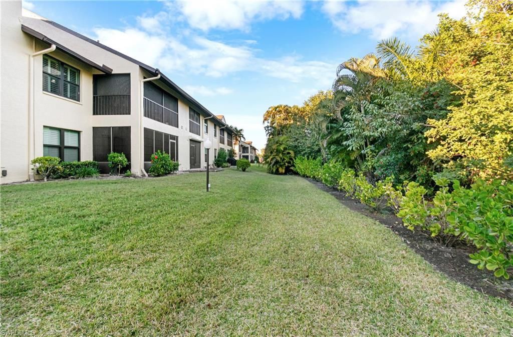 8302 Charter Club Cir, Unit 6, Fort Myers, FL 33919 Photo