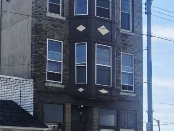 211 1/2 E Stephenson St, Freeport, IL 61032