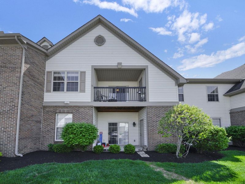 756 Hidden Springs Drive , Lewis Center, OH 43035 Photo 2