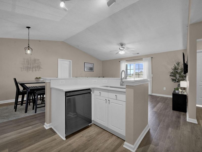 756 Hidden Springs Drive , Lewis Center, OH 43035 Photo 9