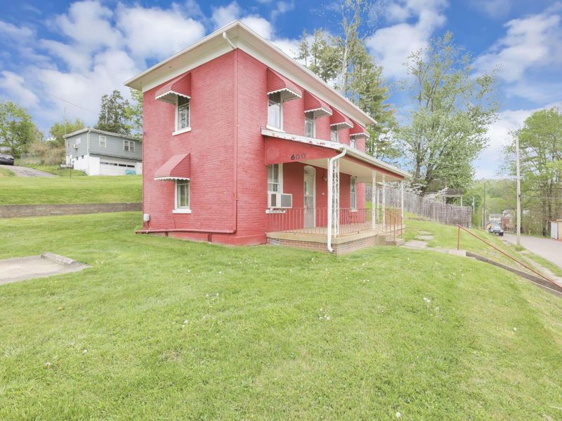 600 N Market Street, Logan, OH 43138 Photo 4